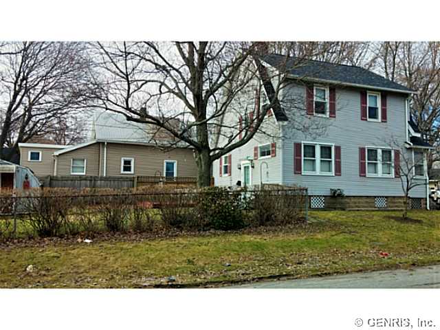 420 Bleacker Rd, Rochester, NY 14609 photo 1