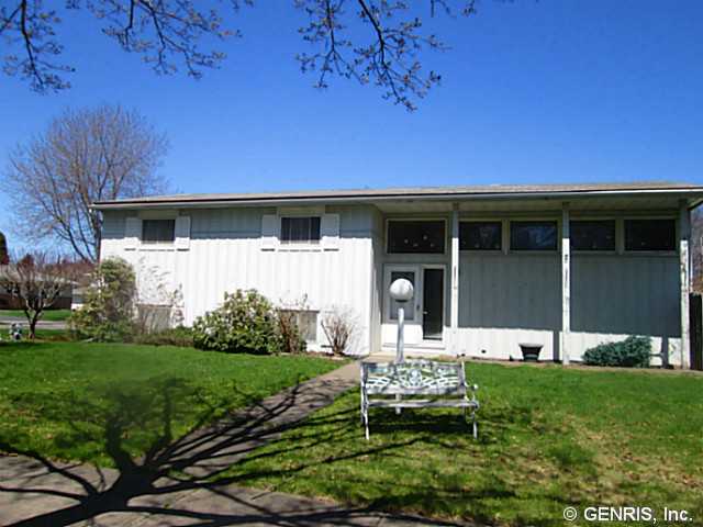 10 El Centro Dr, Rochester, NY 14609 photo 1