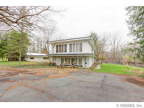 2 Walnut St S, Waterloo, NY 13165 photo 1