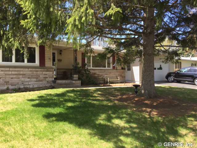 111 Hillview Dr, Rochester, NY 14622 photo 1