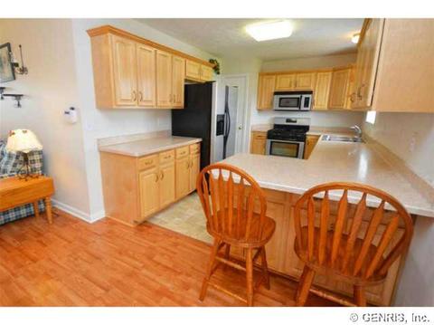 24 Leith Ln, Parma, NY 14468 photo 8