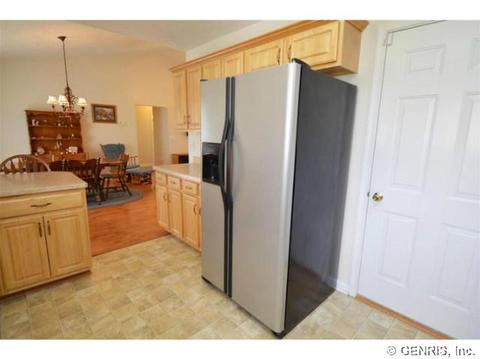 24 Leith Ln, Parma, NY 14468 photo 9
