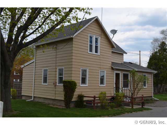 78 Stanton Ln, Rochester, NY 14617 photo 1
