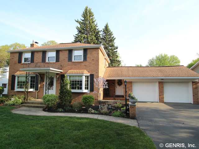 261 Hedgegarth Dr, Rochester, NY 14617 photo 1