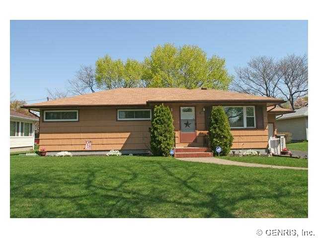 110 Stanridge Ct, Rochester, NY 14617 photo 1