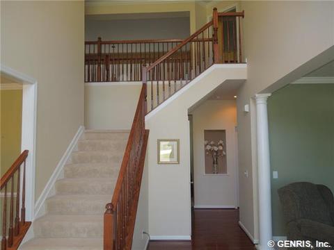 528 Robindale Dr, Webster, NY 14580 photo 4