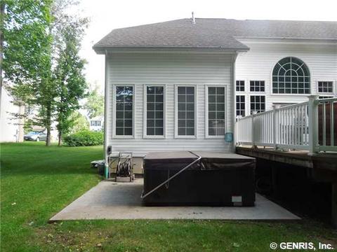 528 Robindale Dr, Webster, NY 14580 photo 3