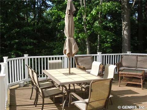 528 Robindale Dr, Webster, NY 14580 photo 12