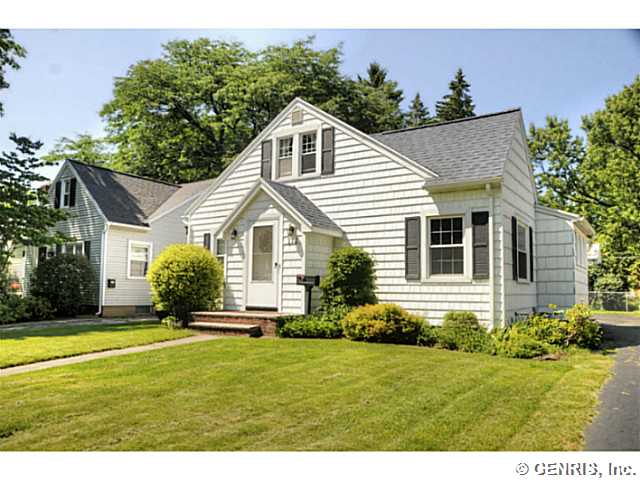 172 Hedgegarth Dr, Rochester, NY 14617 photo 1