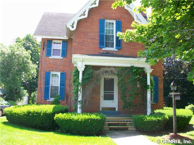 34 Holley St, Lyons, NY 14489 photo 1