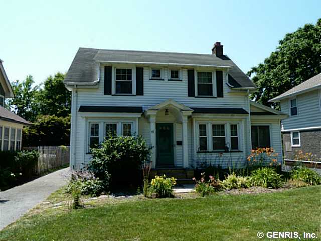 41 Thorndyke Rd, Rochester, NY 14617 photo 1
