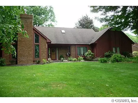 334 Shadowbrook Dr, Webster, NY 14580 photo 1