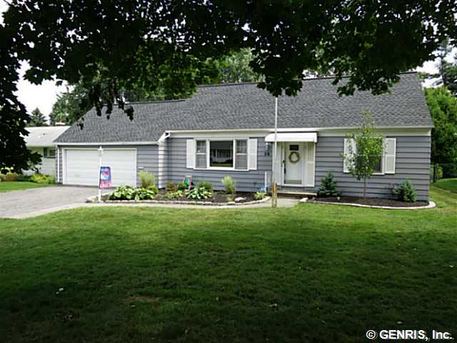 36 Shadowbrook Dr, Rochester, NY 14616 photo 1