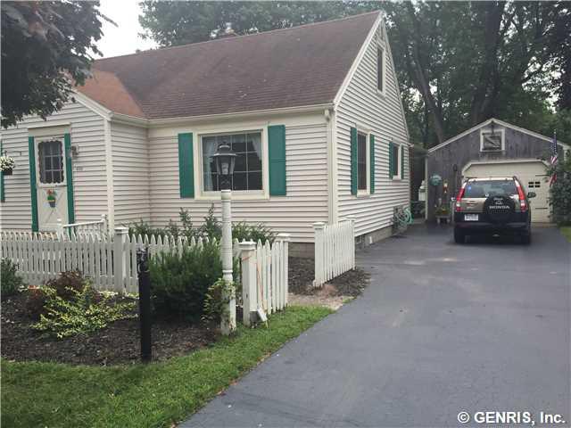 489 Pineview Dr, Webster, NY 14580 photo 2