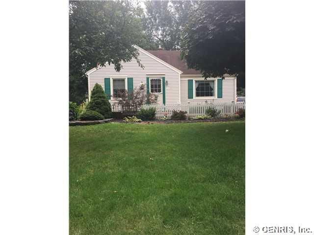 489 Pineview Dr, Webster, NY 14580 photo 1