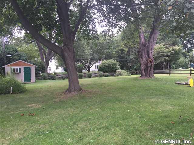 489 Pineview Dr, Webster, NY 14580 photo 3