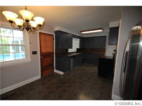 1240 State Rd, Webster, NY 14580 photo 4