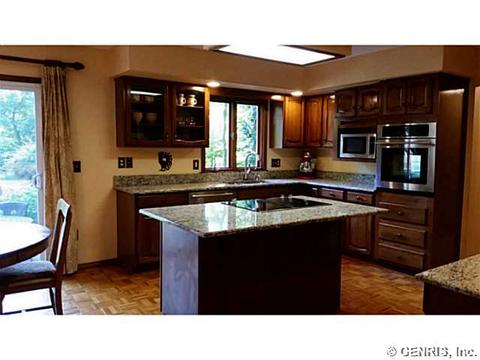 811 Coventry Dr, Webster, NY 14580 photo 6