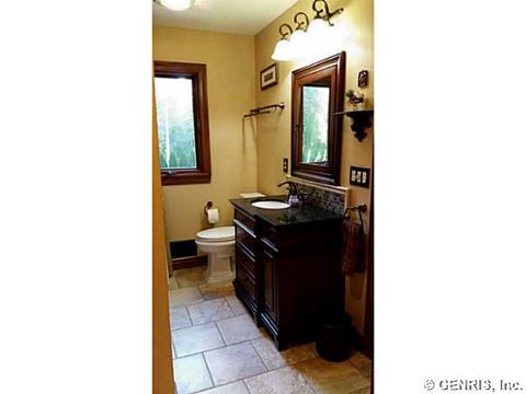 811 Coventry Dr, Webster, NY 14580 photo 16