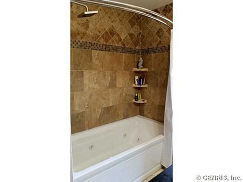 811 Coventry Dr, Webster, NY 14580 photo 17