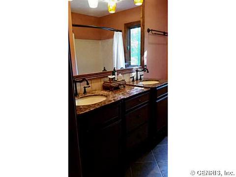 811 Coventry Dr, Webster, NY 14580 photo 13