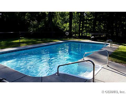 811 Coventry Dr, Webster, NY 14580 photo 18