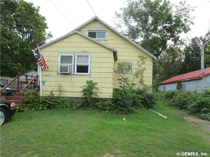 8 Reed St, Waterloo, NY 13165 photo 1