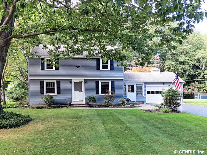 2801 Oakview Dr, Rochester, NY 14617 photo 1