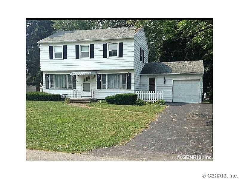147 Long Meadow Dr, Rochester, NY 14621 photo 1