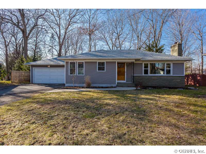 251 Brookview Dr, Rochester, NY 14617 photo 1