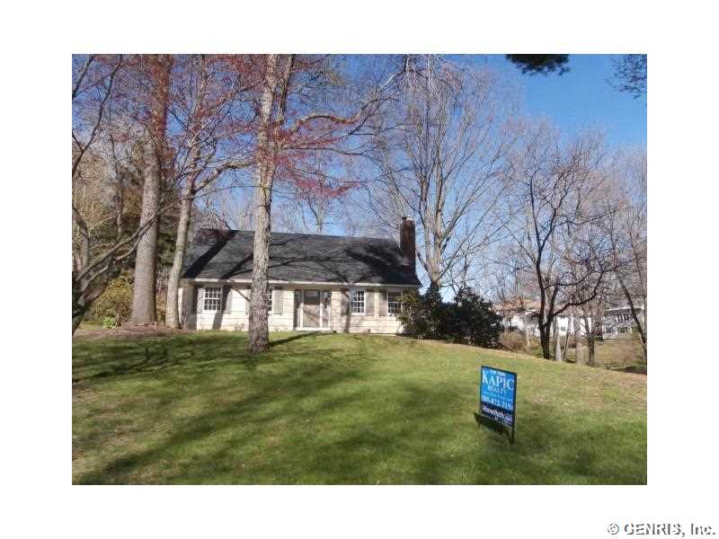 49 Edgewater Ln, Rochester, NY 14617 photo 1