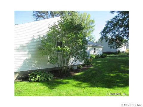 881 Phillips Rd, Webster, NY 14580 photo 3