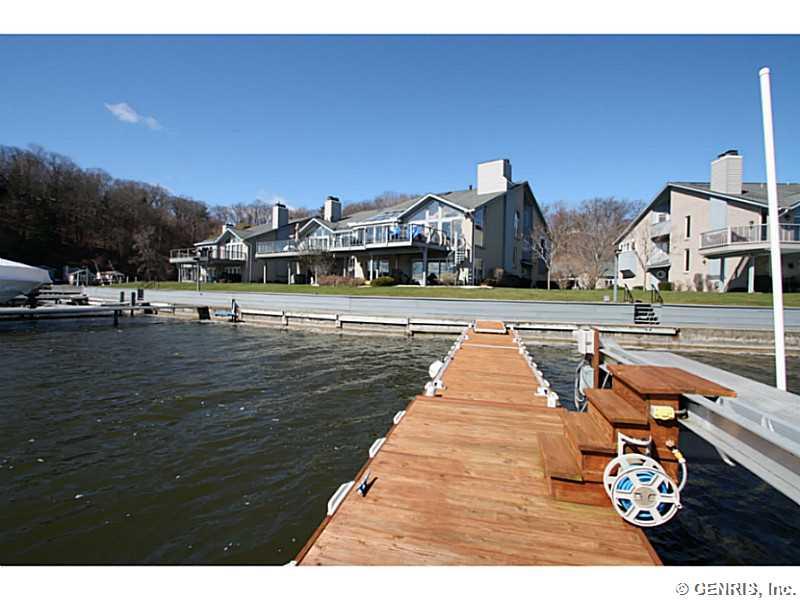 13 Bay Point Cir, Rochester, NY 14622 photo 1