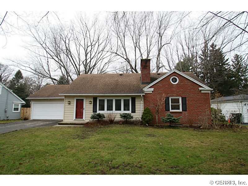 75 Oakridge Dr, Rochester, NY 14617 photo 1