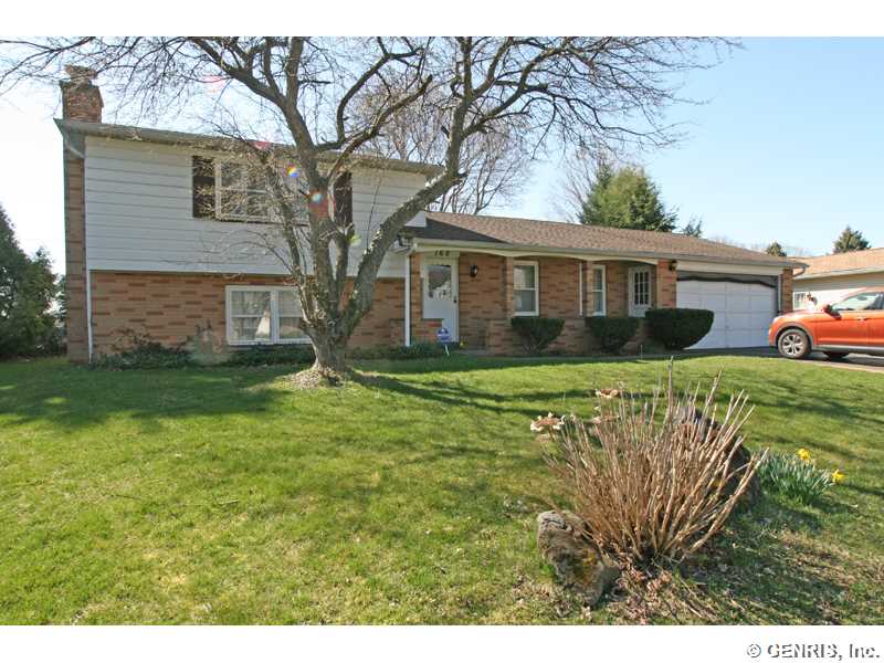 160 Sandoris Cir, Rochester, NY 14622 photo 1