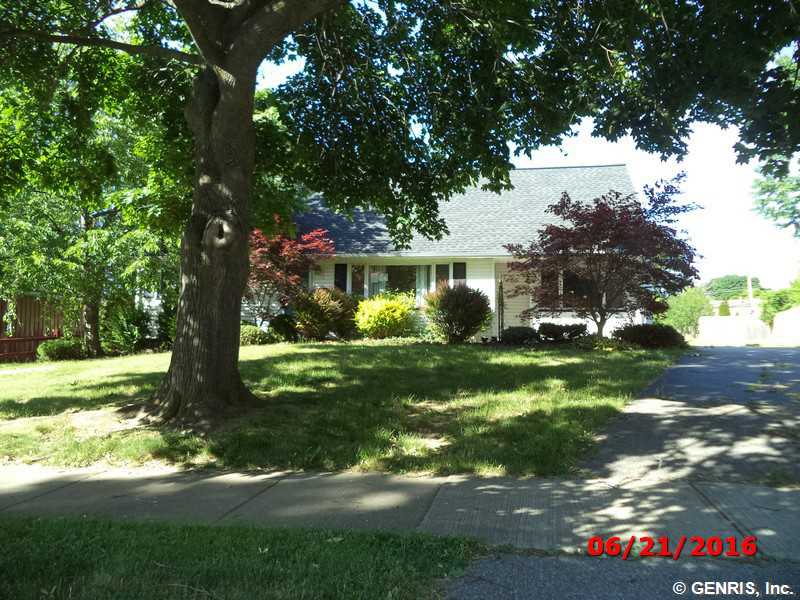 66 Maricrest Dr, Rochester, NY 14616 photo 1