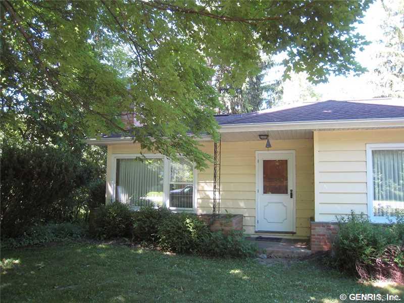 32 Pratt Rd, Manchester, NY 14504 photo 3