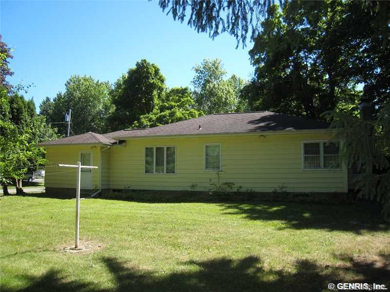 32 Pratt Rd, Manchester, NY 14504 photo 2