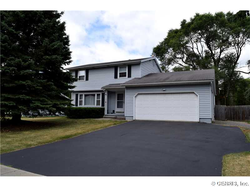 328 Sandoris Cir, Rochester, NY 14622 photo 1