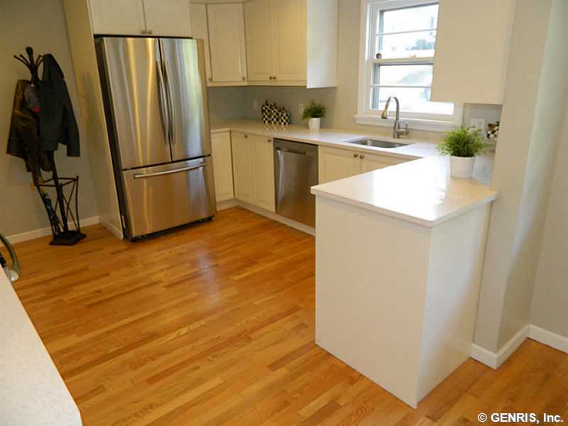 571 Spencer Rd, Rochester, NY 14609 photo 1