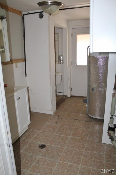 709 N Center St, East Syracuse, NY 13057 photo 17