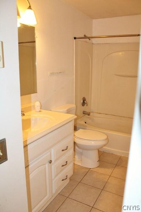 709 N Center St, East Syracuse, NY 13057 photo 13