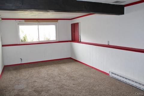 709 N Center St, East Syracuse, NY 13057 photo 4