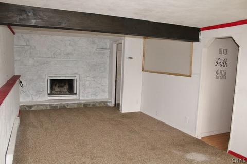 709 N Center St, East Syracuse, NY 13057 photo 12