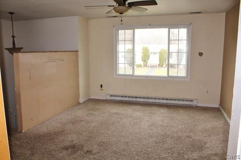 709 N Center St, East Syracuse, NY 13057 photo 8
