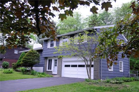 212 Ardsley Dr, Syracuse, NY 13214 photo 1