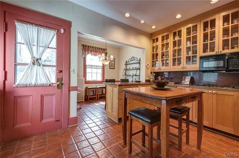 6 Brattle Rd, Syracuse, NY 13203 photo 17
