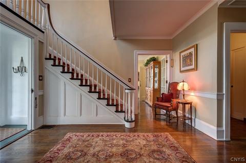 6 Brattle Rd, Syracuse, NY 13203 photo 4