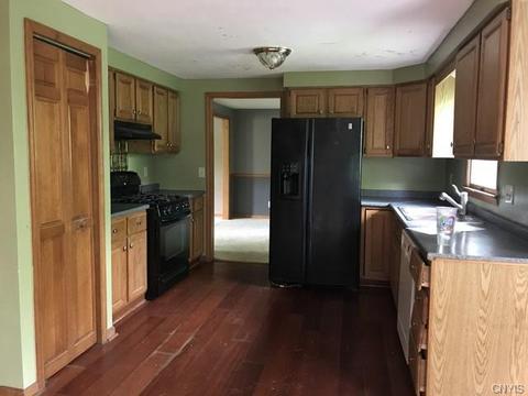 6297 Walkerton Dr, Jamesville, NY 13078 photo 2