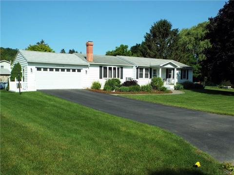 608 Valley Dr E, Chittenango, NY 13037 photo 1
